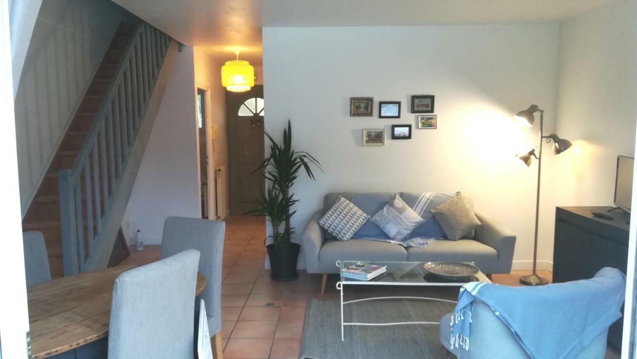 Gites, Chambres D'Hotes La Maison D'Amis 퓔보로 외부 사진