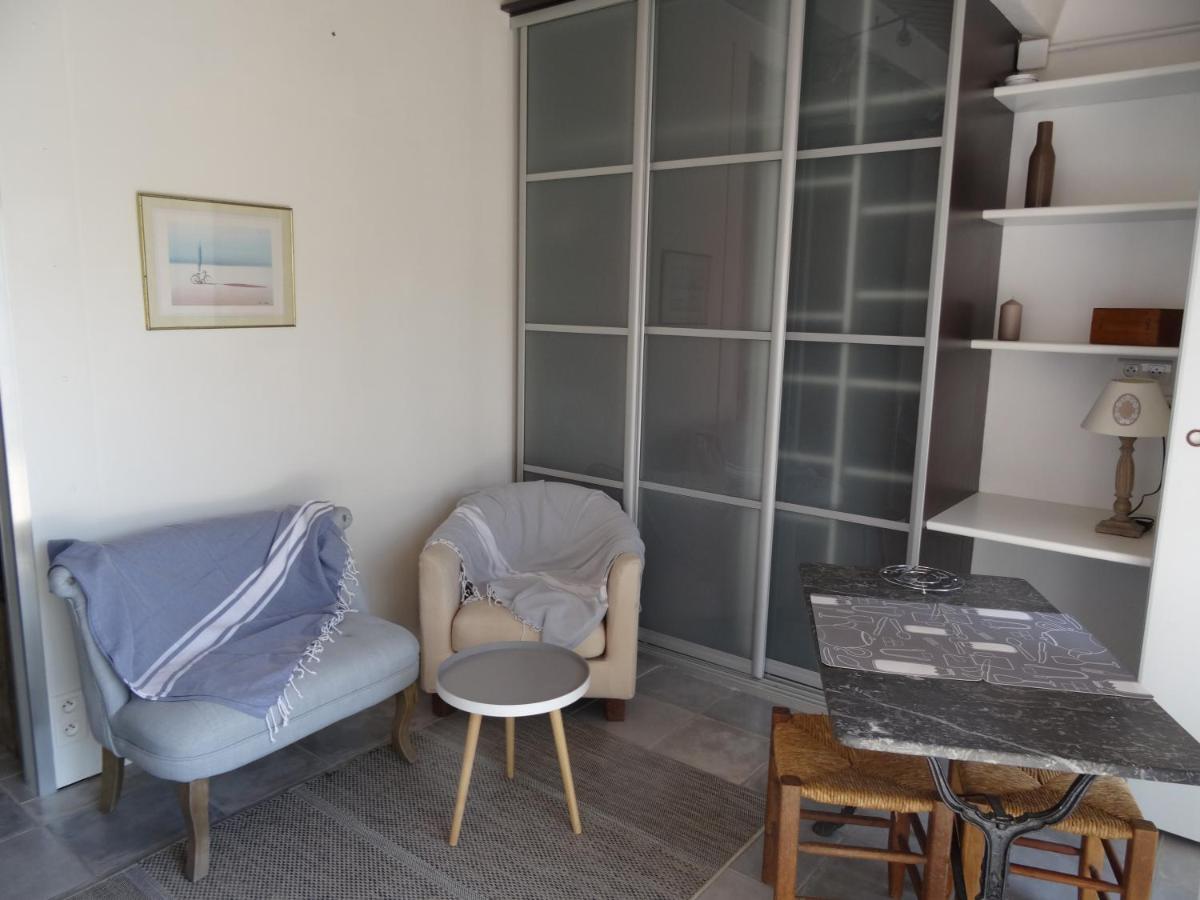 Gites, Chambres D'Hotes La Maison D'Amis 퓔보로 객실 사진